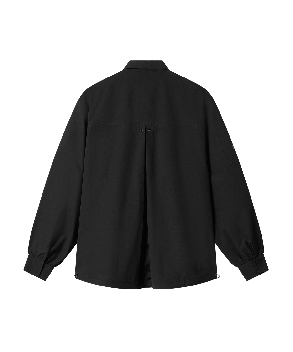 Nays Utility Shirt, eine leichte Shirt-Jacke mit Reverskragen, aufgesetzten Taschen, wasserabweisendem Finish und elastischen Drawstrings in der Rückansicht.