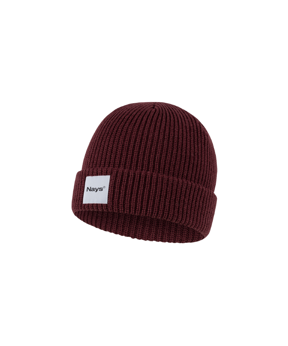 Weinrote Strickmütze mit breitem Umschlag aus der Seiten-Perspektive. Auf dem Umschlag ist mittig ein weißes Etikett mit schwarzem Nays Logo Schriftzug.