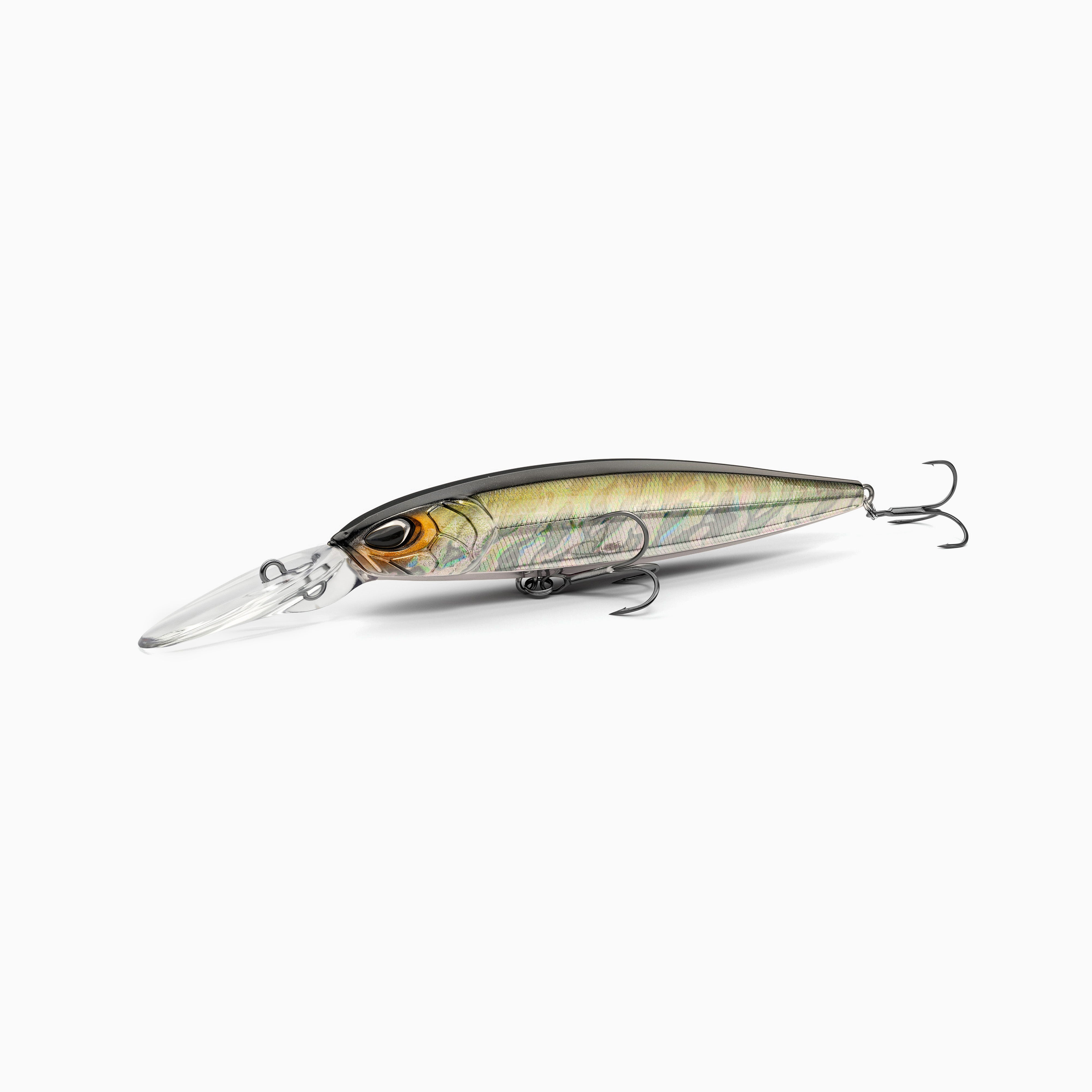Hochwertiger Nays Wobbler Angelköder mit schlanker Fischform, realistischen 3D-Augen, semi-transparente Lackierung in natürlichen grün-braun Tönen und braun-orange farbigem Akzent am Kopf, Schuppen-Struktur, ausgestattet mit mittel-langer Tauchschaufel und zwei scharfen Drillingshaken, mittel-tief-laufend für Hecht, Zander und Barsch.