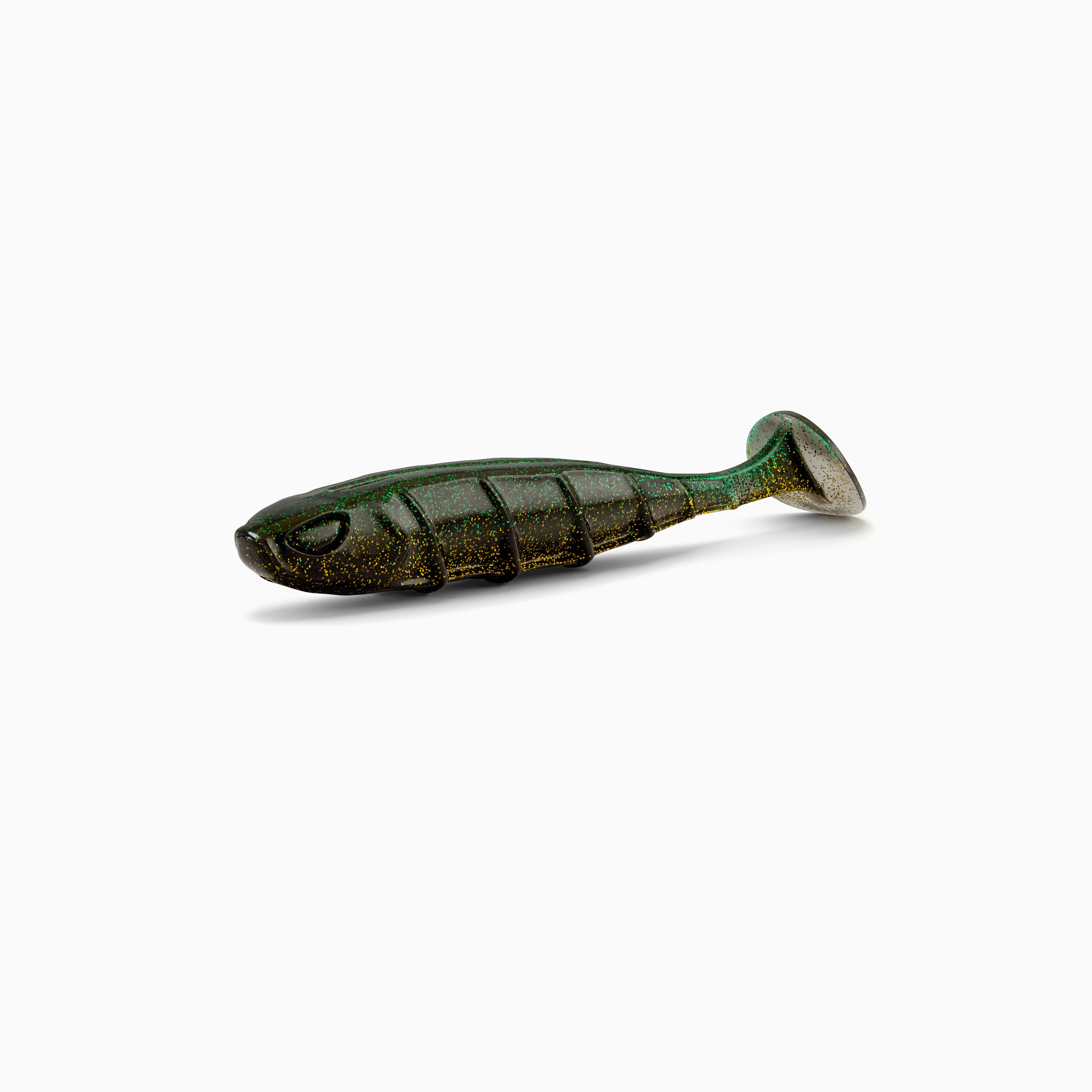 Das Bild zeigt einen Paddle-Tail-Gummiköder mit realistischem Augen-Design, typischer Rippenstruktur und schlankem Körper. Der Körper ist schwarz, hell-blaue und goldene Partikel bilden einen Kontrast.